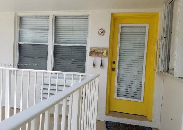 Whitehouse, 309 Crocus Ter #10, Hollywood, Florida 33019, image 3