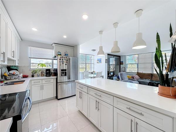 Watergate, 2751 Taft St 304 ##304, Hollywood, Florida 33020, image 1