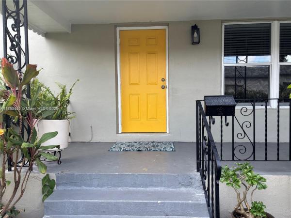 Hollywood South Side, 1842 Funston St #1-2, Hollywood, Florida 33020, image 1
