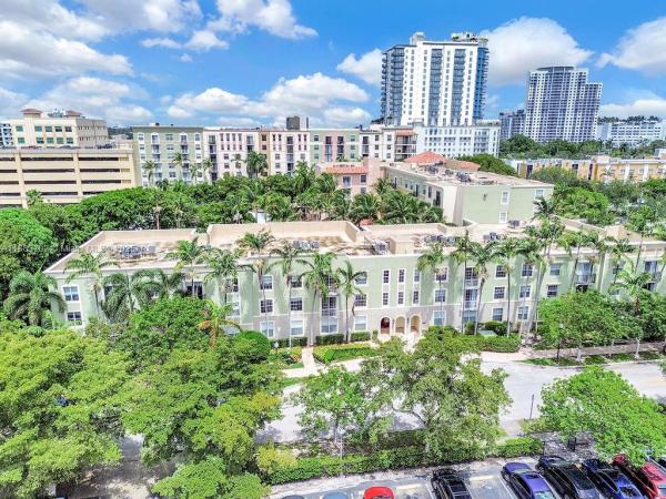 Regent Park At Young Circle, 1900 Van Buren St #320B, Hollywood, Florida 33020, image 2