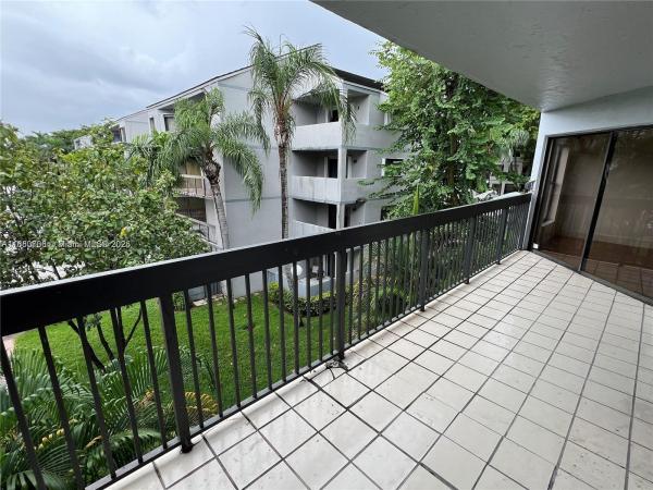 Calusa Club Village, 8888 SW 131st Ct #308, The Crossings, Florida 33186, image 2