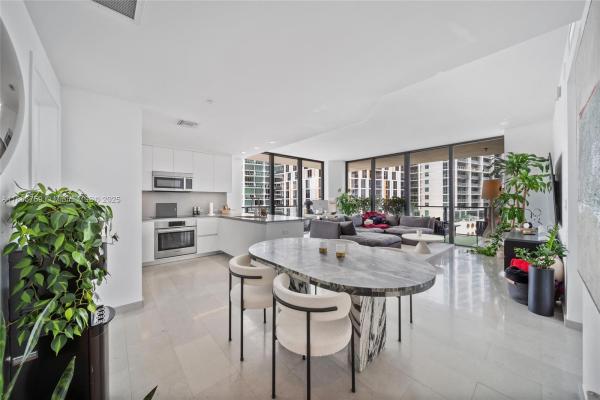 Reach Brickell City Centre, 68 SE 6 St #811, Miami, Florida 33131, image 1