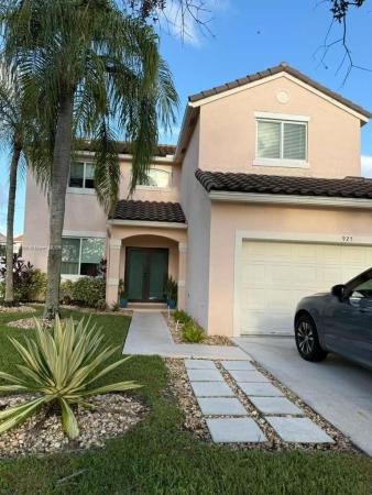 Savannah Falls, 925 Briar Ridge Rd, Weston, Florida 33327, image 1