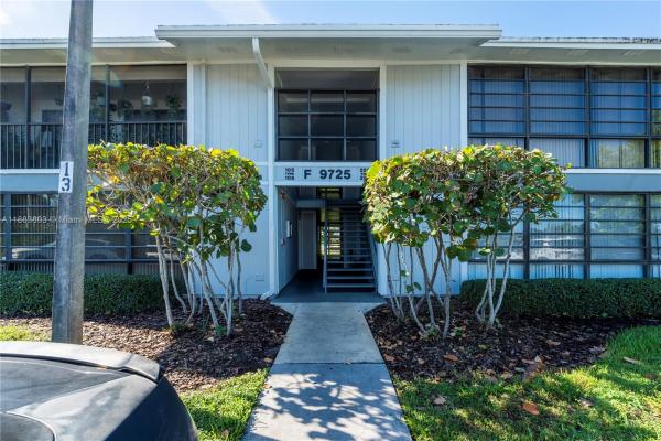 Lakeview At The Hammocks, 9725 Hammocks Blvd #108F, The Hammocks, Florida 33196, image 3