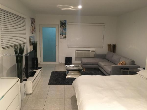Ocean Towers, 158 Ocean Dr #407, Miami Beach, Florida 33139, image 1