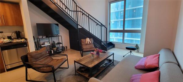 Met 1, 300 S Biscayne Blvd #L-1004, Miami, Florida 33131, image 1