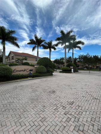 Emerald Creek Townhomes, 12434 Emerald Creek Mnr, Plantation, Florida 33325, image 2