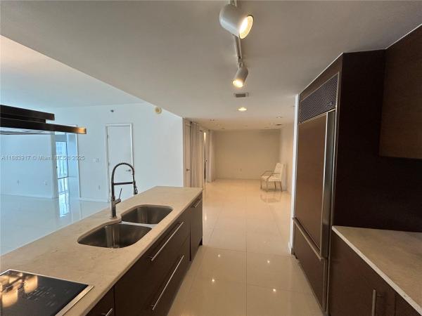 Icon Brickell Tower 2, 495 Brickell Ave #3705, Miami, Florida 33131, image 1