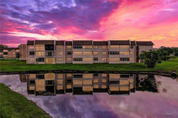 Sunrise Lakes 4, 10220 NW 30th Ct #109, Sunrise, Florida 33322, image 1