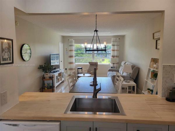 Walnut Gardens, 4700 NW 35th St #610, Lauderdale Lakes, Florida 33319, image 1