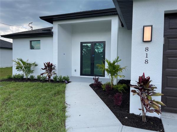 818 Anaconda Ave S, Lehigh Acres, Florida 33974, image 1