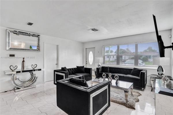 Boulevard Heights, 320 N 71st Ave, Hollywood, Florida 33024, image 1