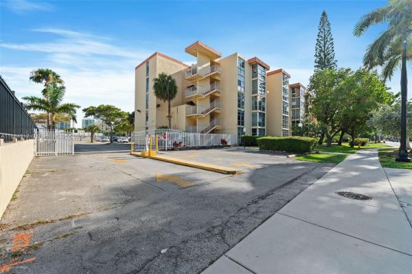 Avila South, 200 172nd St #108, Sunny Isles Beach, Florida 33160, image 1