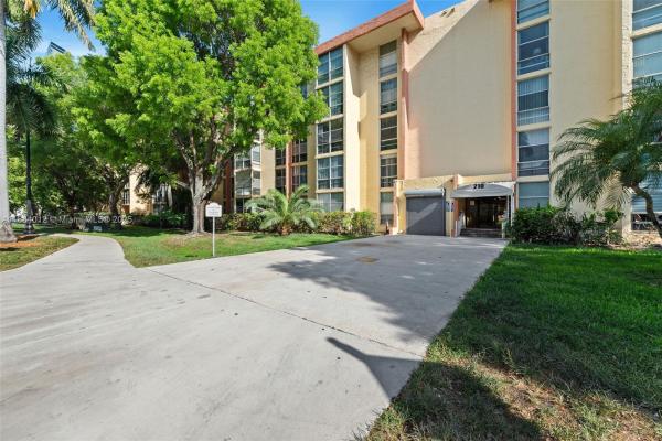 Avila South, 200 172nd St #108, Sunny Isles Beach, Florida 33160, image 3