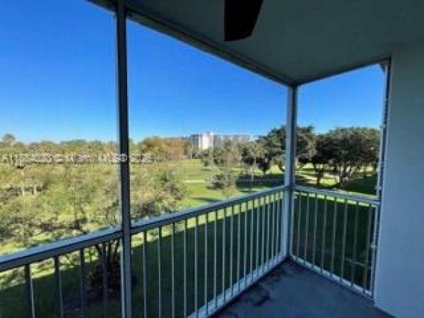 Palm-Aire Country Club 6, 3960 Oaks Clubhouse Dr #404, Pompano Beach, Florida 33069, image 1