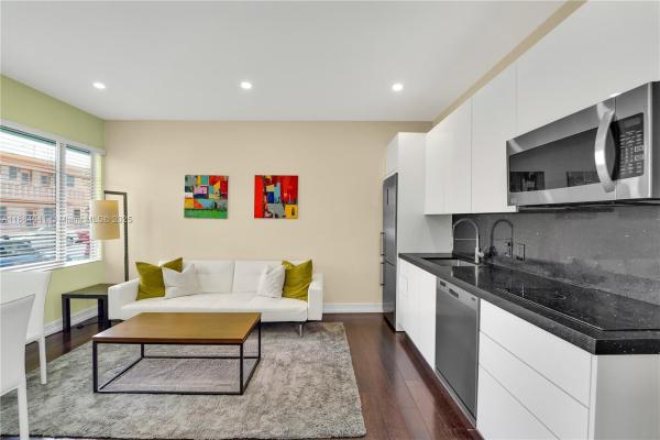 Eleven, 601 11th St #106, Miami Beach, Florida 33139, image 1