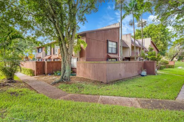 Snapper Village, 11500 SW 64th St #H, Kendall, Florida 33173, image 2