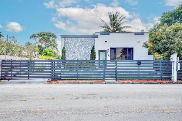 Superior Park, 2126 NW 3rd St, Miami, Florida 33125, image 1