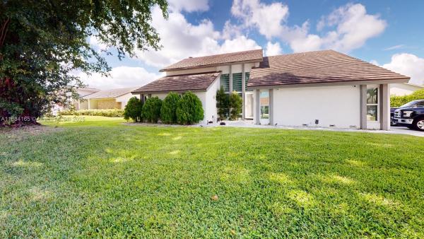 Jacaranda Lakes, 1055 NW 99th Ave, Plantation, Florida 33322, image 1
