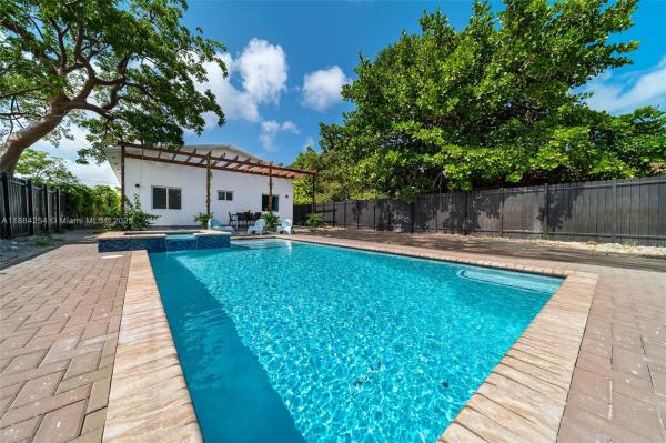 112 NW 10th St, Hallandale, Florida 33009, image 1