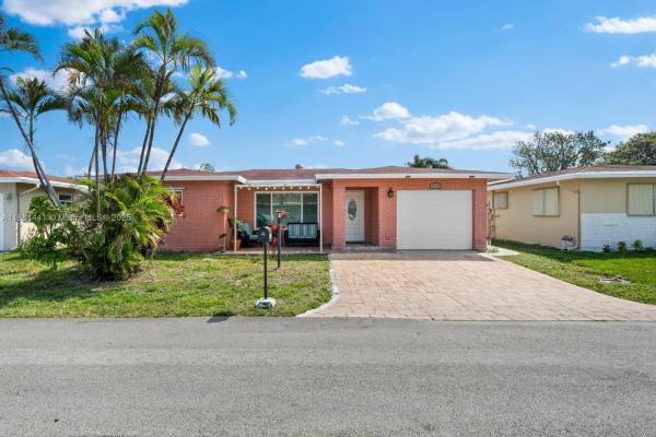 Crystal Lake Golf Villas, 1270 NW 49th St, Deerfield Beach, Florida 33064, image 1