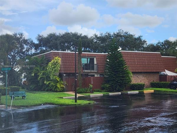 Village At Lake Pine, 1150 SW 118th Ter, Davie, Florida 33325, image 1