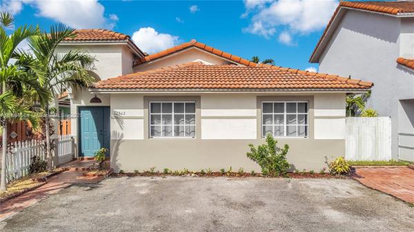 12362 NW 98th Pl, Hialeah, Florida 33018, image 1