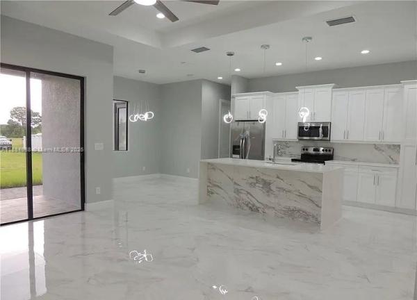 Cape Coral, 2011 NW 10th Pl, Cape Coral, Florida 33993, image 2
