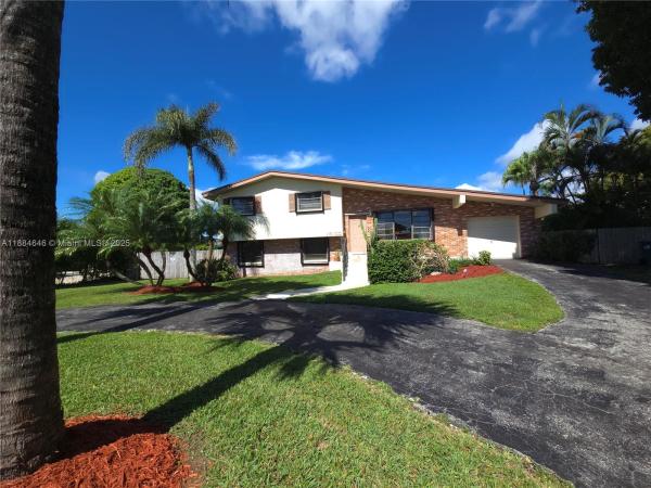 Fairway Lake South, 16100 SW 108th Ct, Palmetto Estates, Florida 33157, image 2