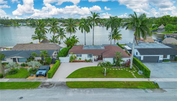 17931 NW 85th Ave, Hialeah, Florida 33015, image 1