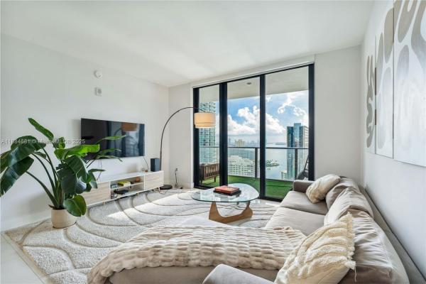 1010 Brickell, 1010 Brickell Ave #3004, Miami, Florida 33131, image 2