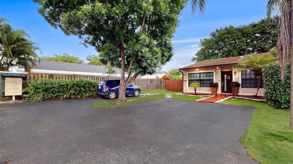 Cindis Place, 13417 SW 101st Ln, The Crossings, Florida 33186, image 3