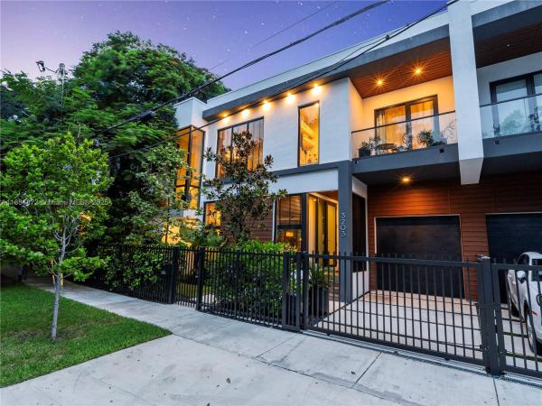 3090 Mcdonald St, Miami, Florida 33133, image 2