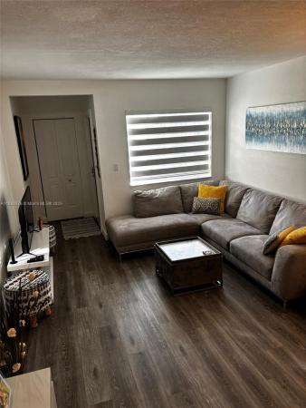 Lago Lindo Townvillas, 6445 SW 130th Pl #605, Kendale Lakes, Florida 33183, image 2