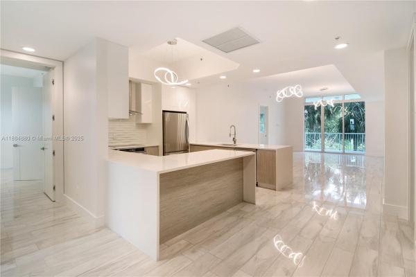 Miami, Florida 33181, image 1
