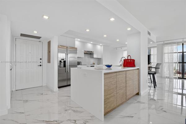 Towers Of Oceanview South, 600 Parkview Dr #1020, Hallandale Beach, Florida 33009, image 1