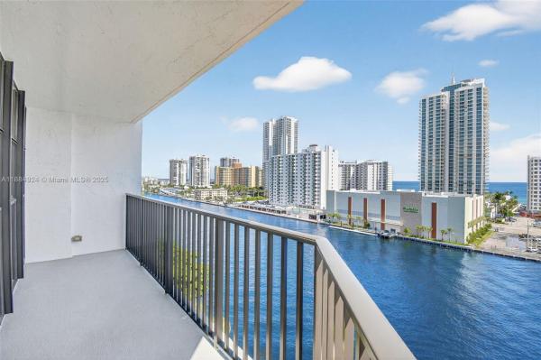 Towers Of Oceanview South, 600 Parkview Dr #1020, Hallandale Beach, Florida 33009, image 2