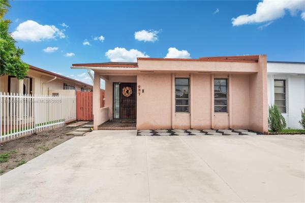 Mango Hill, 927 W 37th St, Hialeah, Florida 33012, image 1