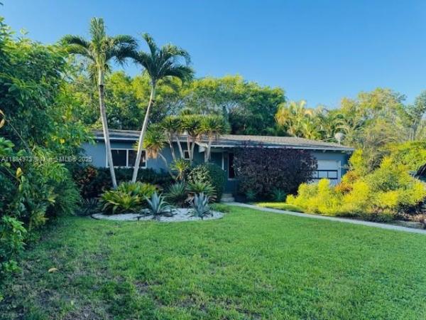 Davis Heights, 8501 E Dixie Hwy, Miami, Florida 33138, image 1
