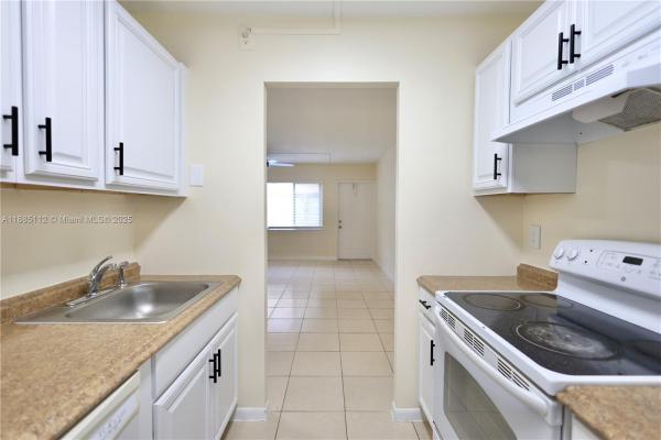 10016 Twin Lakes Dr #36-C, Coral Springs, Florida 33071, image 1