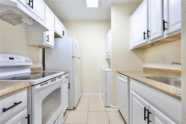 10016 Twin Lakes Dr #36-C, Coral Springs, Florida 33071, image 2