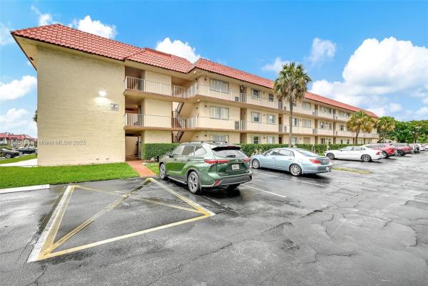 North Gardens Of Deerfield Beach, 700 SE 6th Ave #304, Deerfield Beach, Florida 33441, image 1