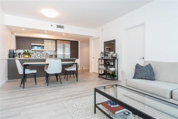500 Brickell West, 55 SE 6th St #3403, Miami, Florida 33131, image 1