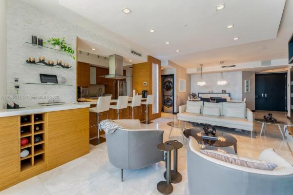 Two Tequesta Point, 808 Brickell Key Dr #1406, Miami, Florida 33131, image 2