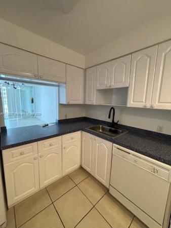 Arlen Beach, 5701 Collins Ave #709, Miami Beach, Florida 33140, image 2