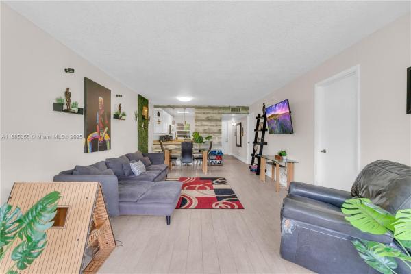Poinciana Place Of Pine Island Ridge, 9410 Poinciana Pl #206, Davie, Florida 33324, image 1