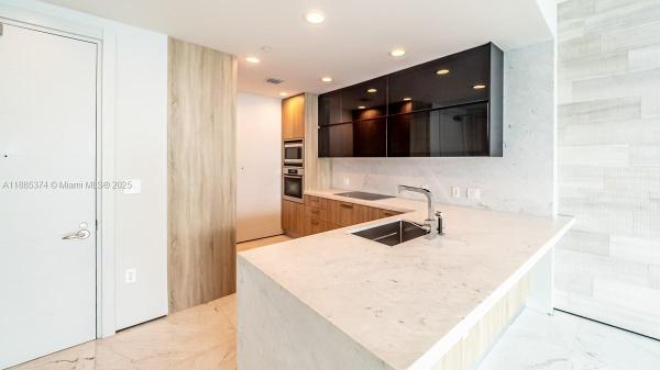 Epic Hotel & Residences, 200 Biscayne Boulevard Way #5104, Miami, Florida 33131, image 1