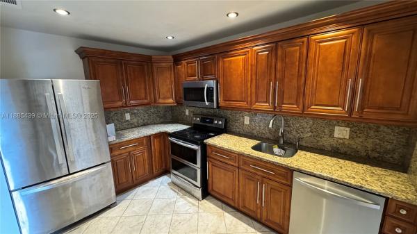 Lago Grande, 2531 W 60th Pl #105-18, Hialeah, Florida 33016, image 1