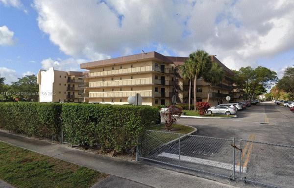 Plantation Club, 6555 W Broward Blvd #104, Plantation, Florida 33317, image 1