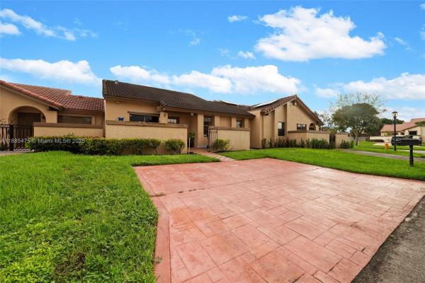 6633 NW 179th Ter, Hialeah, Florida 33015, image 1